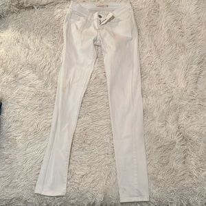 White skinny jeans
